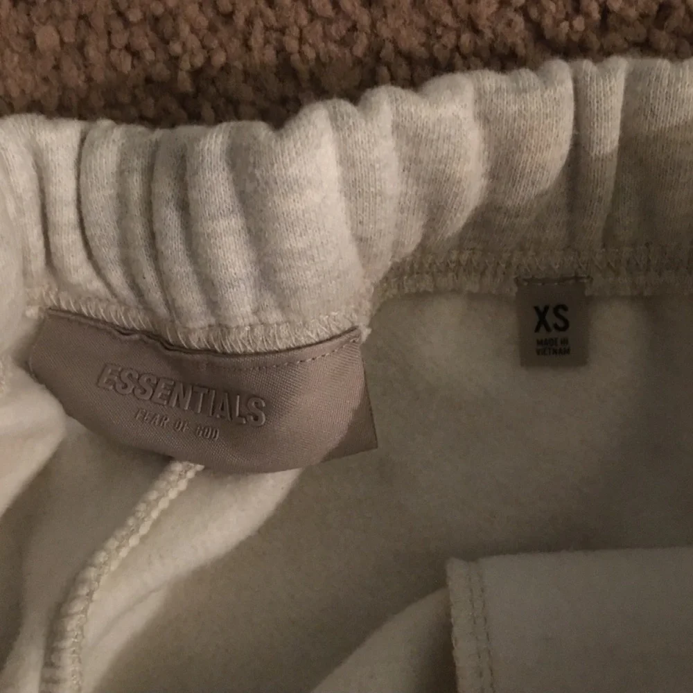 Essential Set - Picture 3 of 3